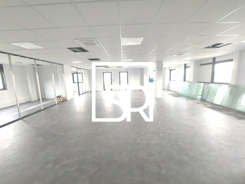  BUREAUX à LOUER 