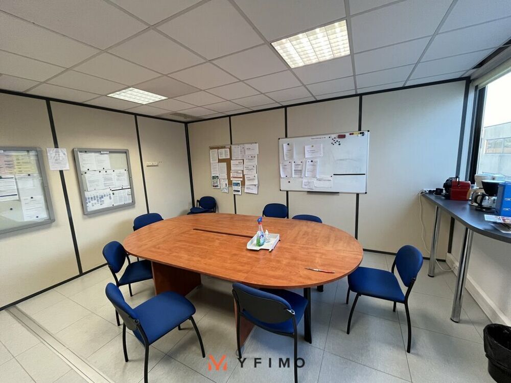   432 m2 BUREAUX DIVISIBLES à LOUER Poissy