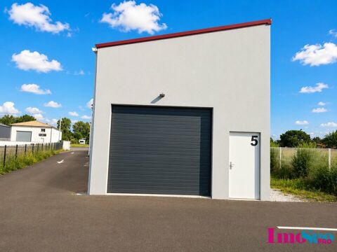 ENTREPOT &agrave; LOUER 700 33450 Izon
