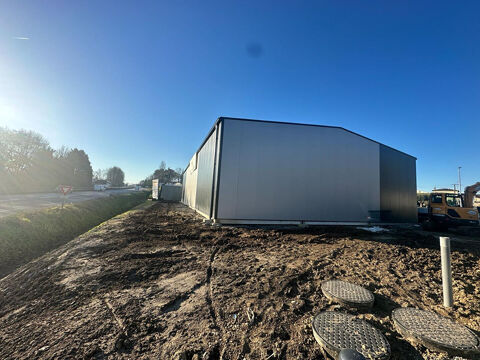 Entrep&ocirc;t / Local industriel &agrave; LOUER 1600 33450 Montussan