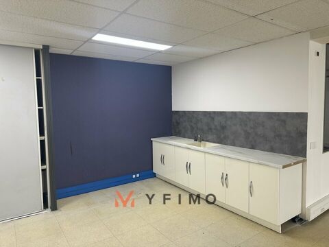   400 m2 BUREAUX EN RDC à LOUER 
