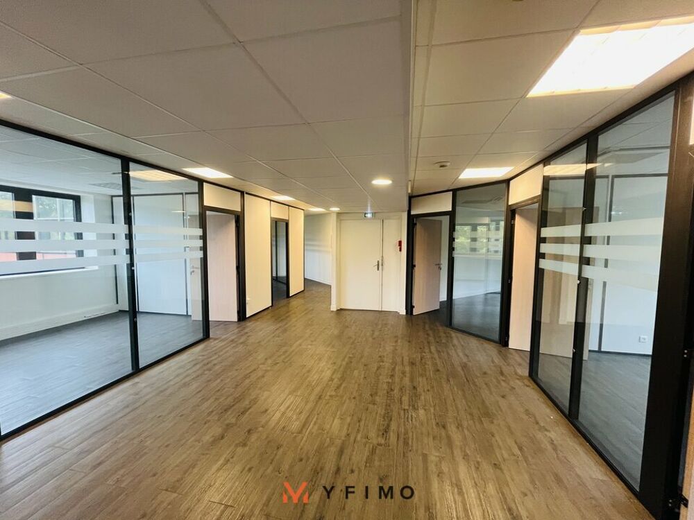   237m2 BUREAUX ACCES A12 à LOUER Montigny-le-bretonneux