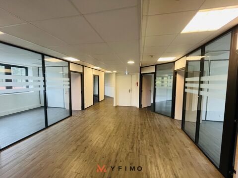   237m2 BUREAUX ACCES A12 à LOUER 