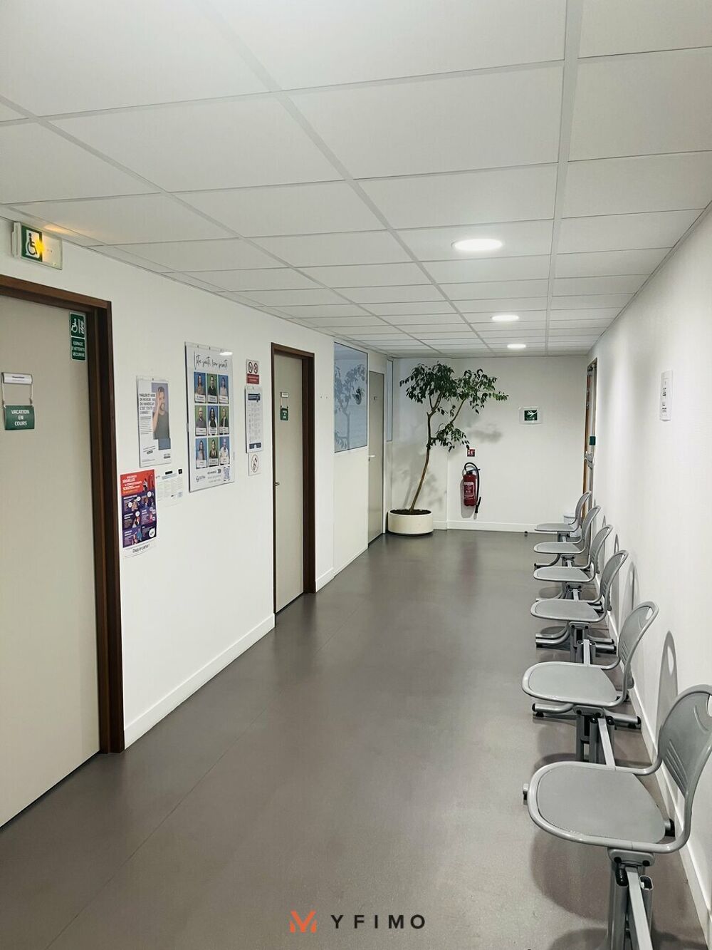   635 m2 BUREAUX PMR à VENDRE Montigny-le-bretonneux