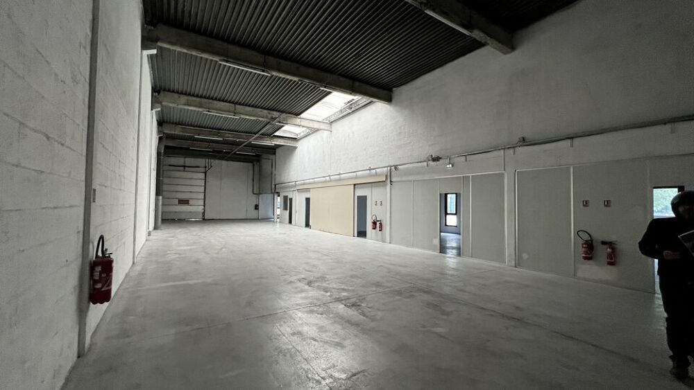   645 m2 - local d'activité à LOUER Eragny