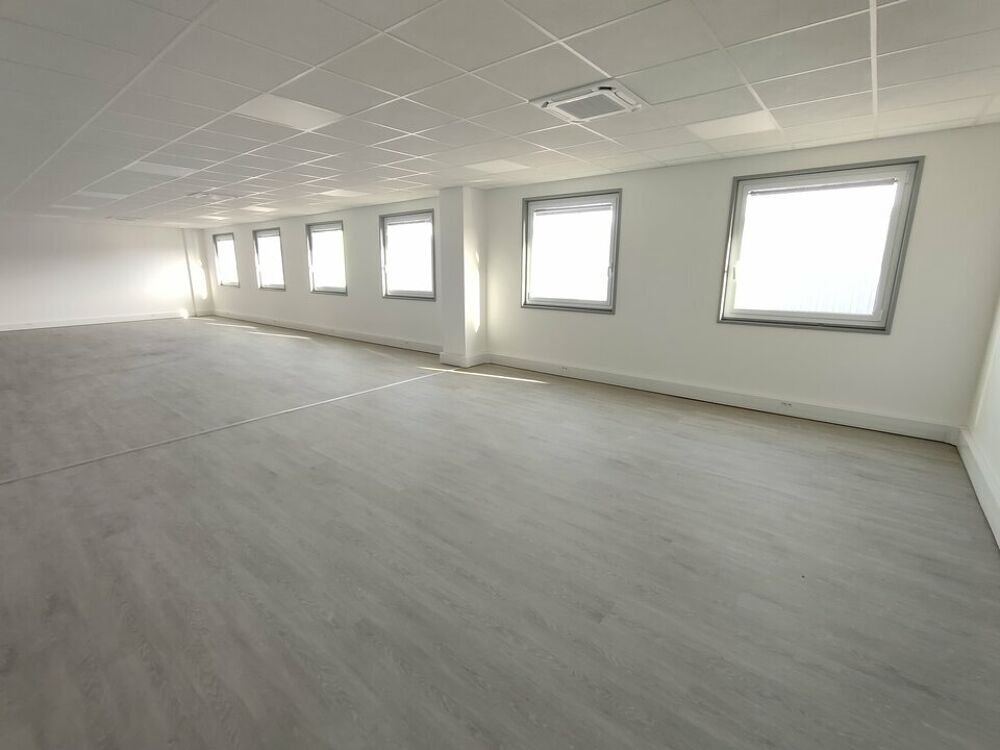   BUREAUX RENOVES  à VENDRE Saint quentin fallavier