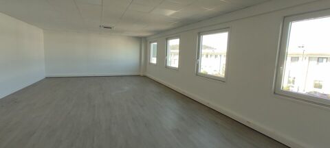BUREAUX RENOVES  à VENDRE 115500 38070 Saint quentin fallavier