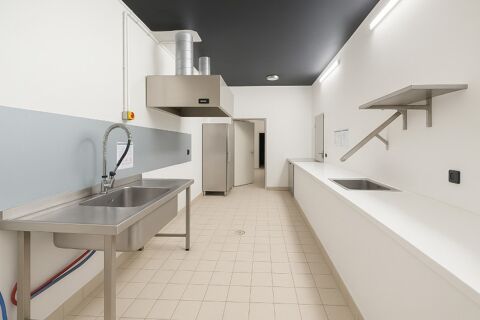 Local commercial &agrave; LOUER 850 33700 Merignac