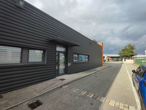   LOCAL COMMERCIAL à LOUER 