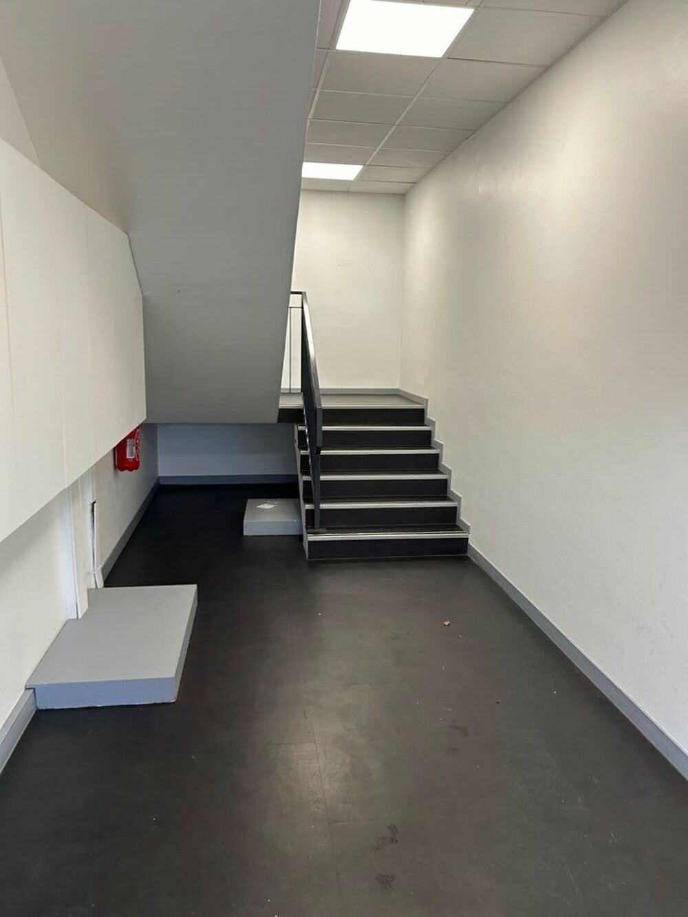   245 m2 de bureaux A LOUER à LOUER Saint ouen l'aumone