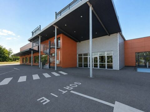 LOCAL COMMERCIAL &agrave; LOUER 5201 38300 Bourgoin-jallieu