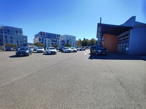 LOCAL COMMERCIAL &agrave; LOUER 3353 38300 Bourgoin jallieu
