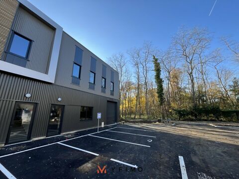   ACTIVITE - ENTREPOT 786 m2 à LOUER 