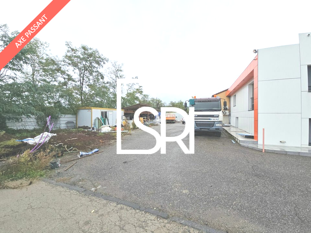   Entrepôt de 40 m2 + bureaux +  à LOUER 