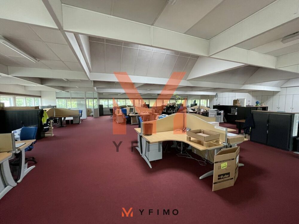   Plateau de bureaux de 518 m2 à LOUER Limay