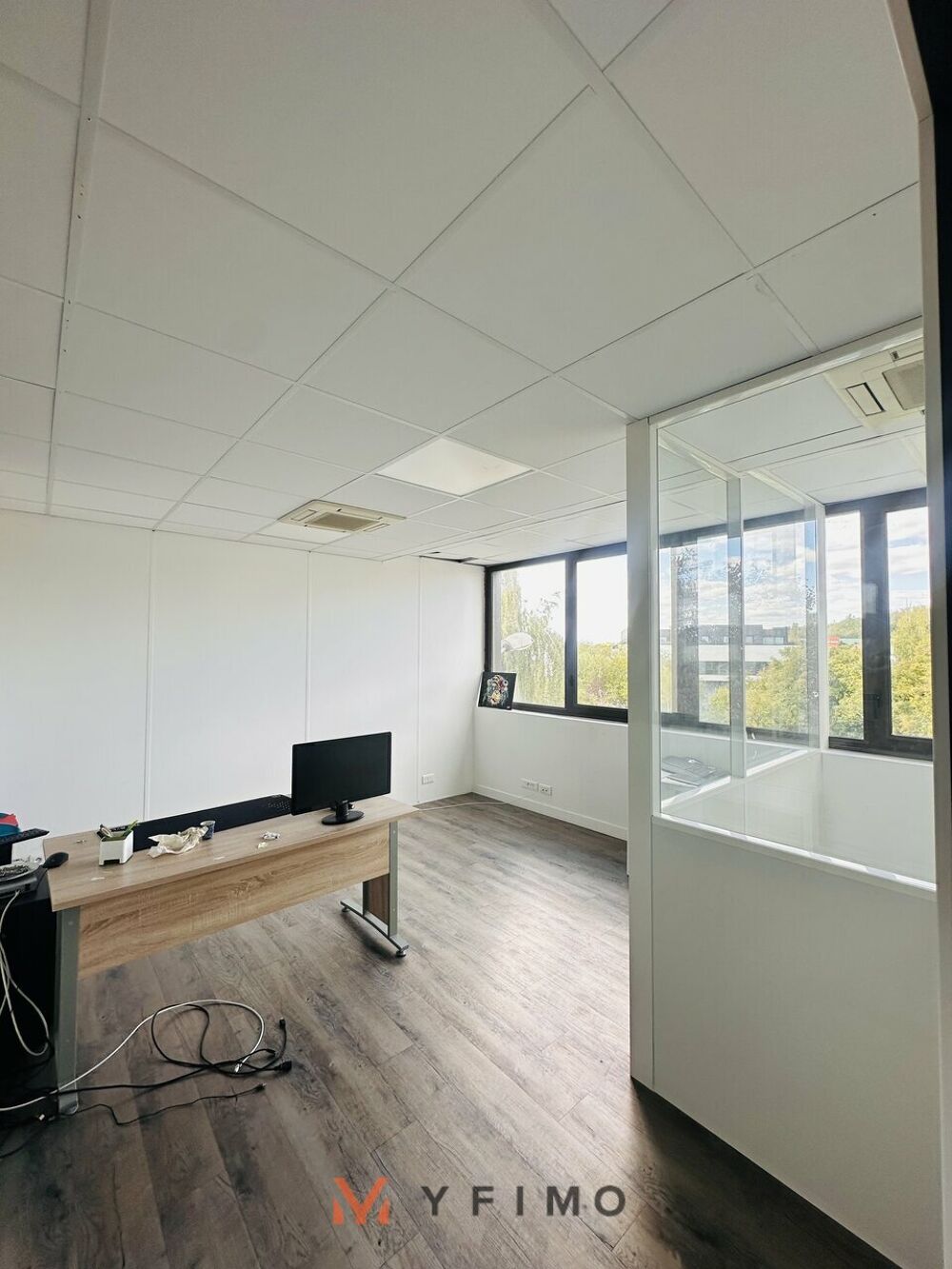   366 m2 BUREAUX à LOUER Orgeval