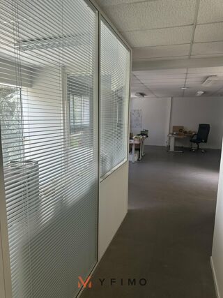   754 m2 ACTIVITE - ENTREPOTS à LOUER Magny-les-hameaux