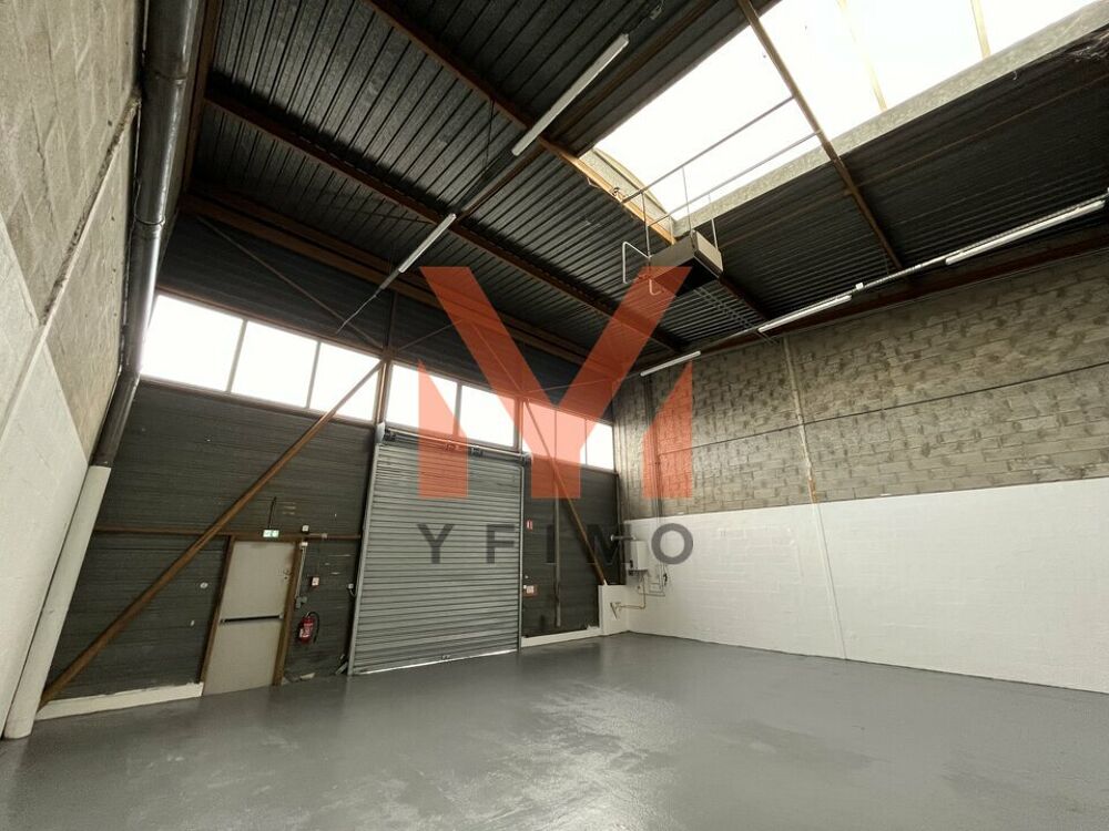   430 m2 ENTREPOT ET BUREAUX à LOUER Coignieres