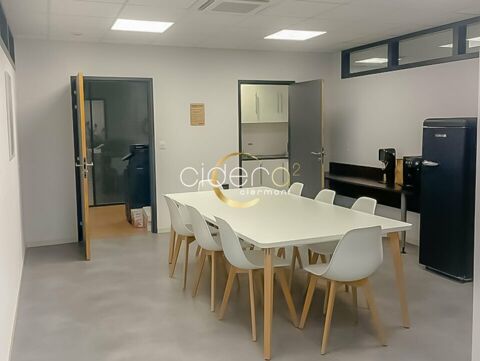   BUREAU + SERVICES à LOUER 