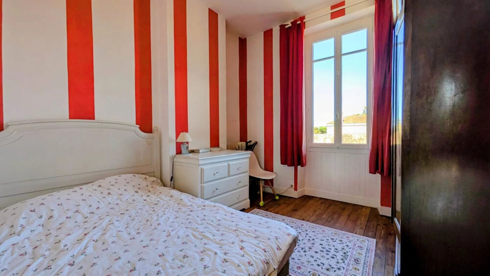 Vente Maison Maison de ville en pierre avec studio indépendant et grand garage  Portets Portets