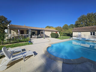 Vente Maison Maison dans quartier prisé avec piscine garage et grand terrain. Landiras