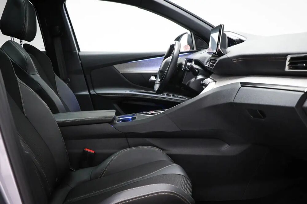 3008 1.6 HYbrid 225 GT / SOH 99% / PANORAMADAK / DAB / 2023 occasion 35000 Rennes