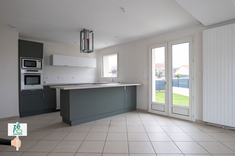 Maison contemporaine rénovée 2025 Les Herbiers, confort, volumes et prestations haut de gamme