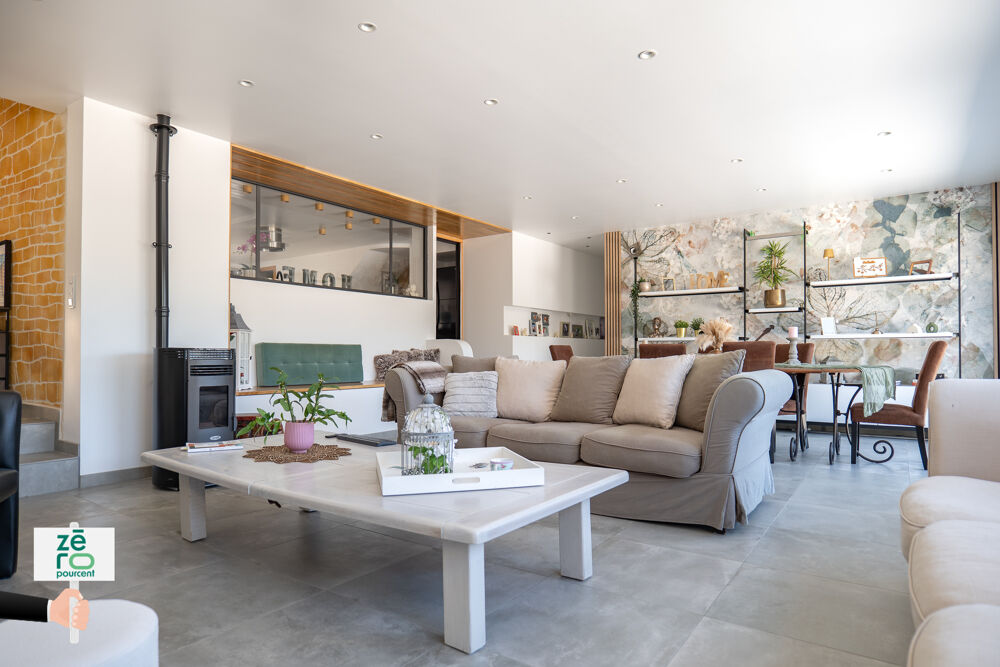 Vente Maison Bâtisse entièrement rénovée   Prestations haut de gamme   4 chambres   Studio indépendant   Dépendances   Terr St etienne de brillouet