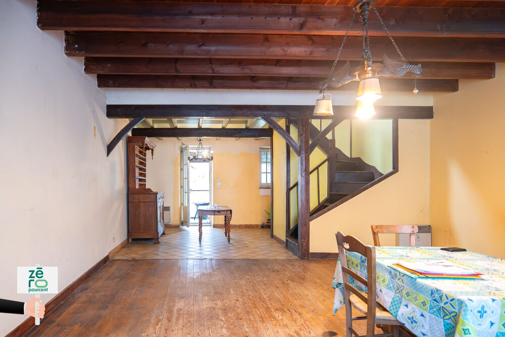 Vente Maison Maison à rénover au Champ-Saint-Père   Centre-bourg, jardin clos de murs, dépendance et potentiel de 2 chambre Le champ st pere