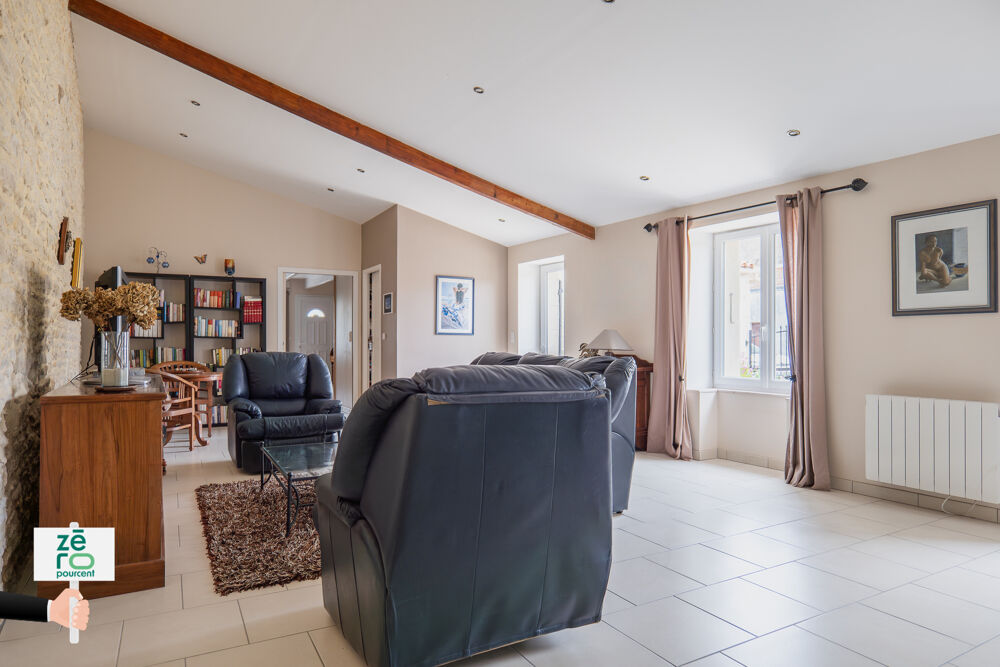 PROPRIÉTÉ DE CHARME EN PIERRE 6 PIÈCES 238 M2 AVEC JARDIN, SUITE PARENTALE, DÉPENDANCE ET FORT POTENTIEL À TRI