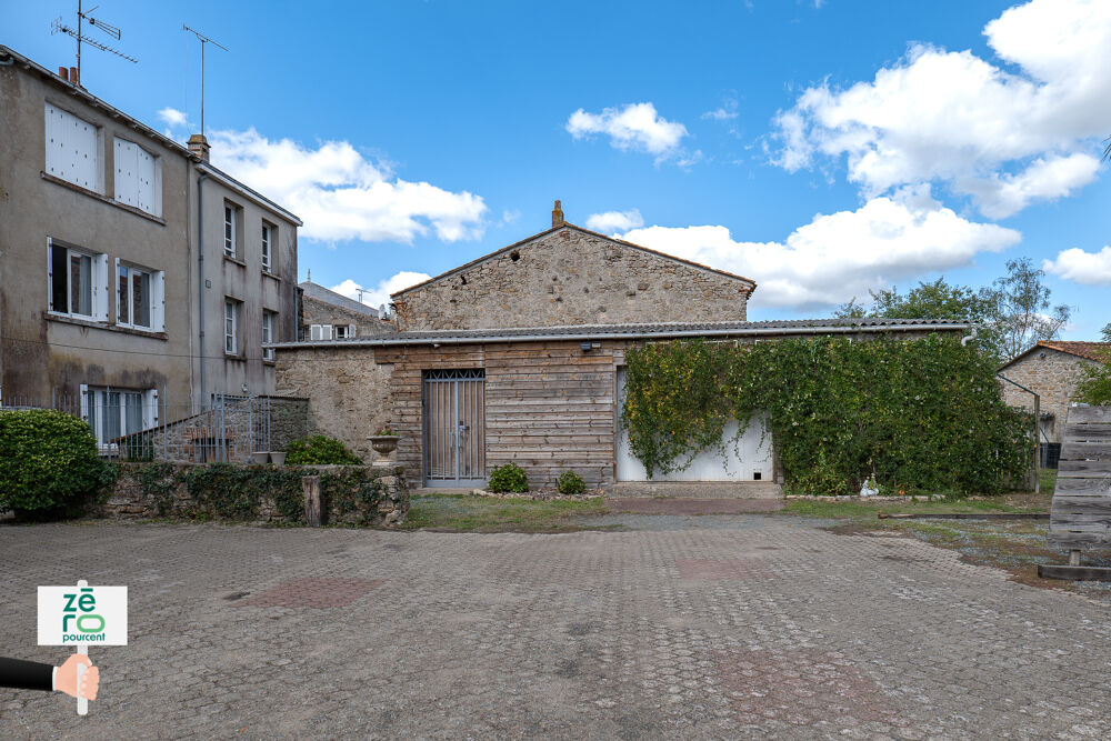 à vendre  Propriété/château Saint-Laurent-sur-Sèvre (85290)