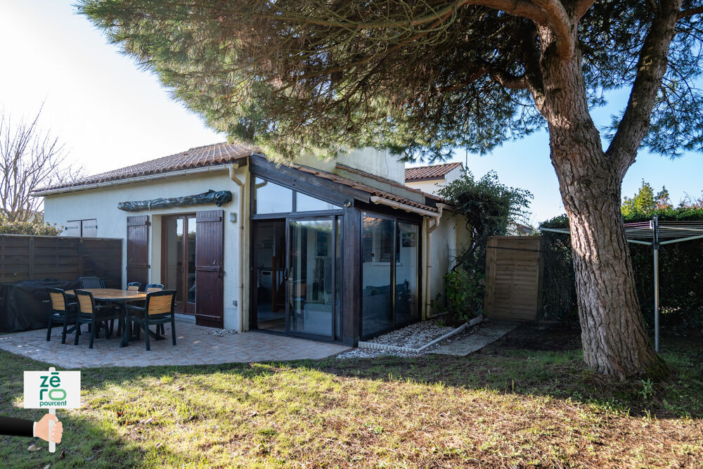 À VENDRE Saint-Vincent-sur-Jard (Le Bouil) Charmant pied-à-terre avec jardin, 2 chambres, piscine Aucun