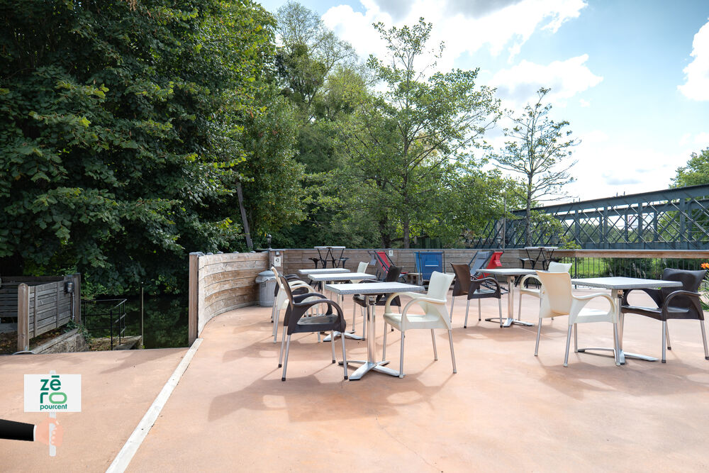 à vendre  Propriété/château Saint-Laurent-sur-Sèvre (85290)