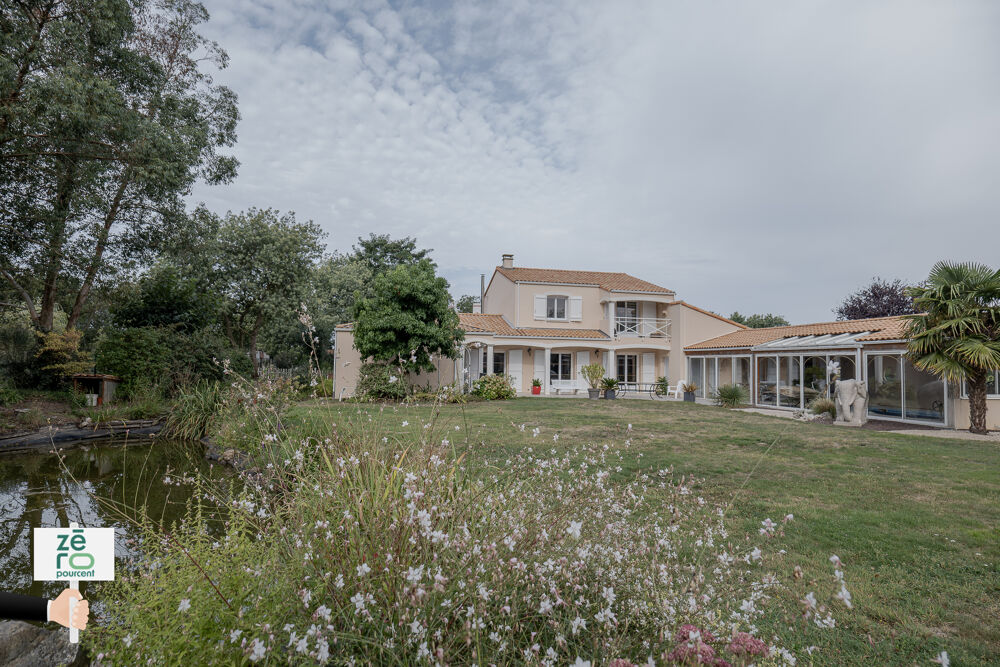 Vente Maison Maison d'exception avec piscine, parc arboré et géothermie   Un havre de paix aux portes du Marais breton Chateauneuf