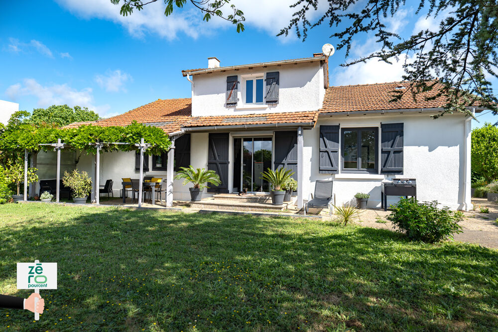 Vente Maison Maison rénovée coup de cœur à Luçon   Charme de l'ancien, prestations modernes, 3 chambres, jardin, garage et Lucon
