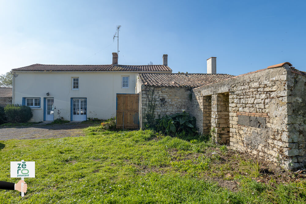 Charme authentique et potentiel exceptionnel : ancien corps de ferme à deux pas de locéan