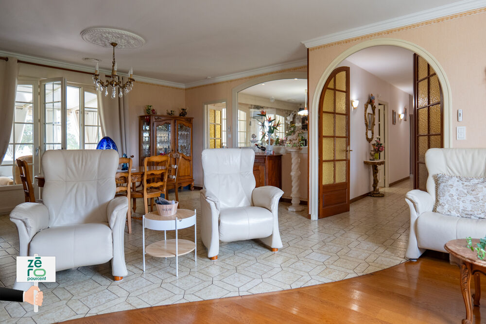 Maison familiale de 174 m2 sur terrain de 3 350 m2 environnement calme Les Magnils-Reigniers, aux portes d