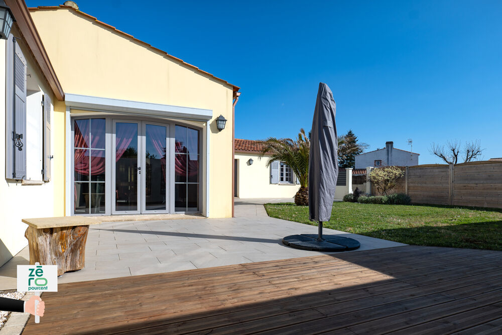 Vente Maison Maison Familiale d'Exception   202 m2   Proche Centre de Challans Challans