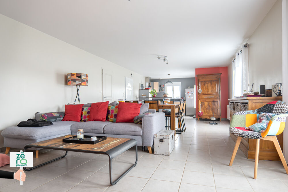 Vente Maison Maison récente à vendre à Saint-Valérien   3 chambres, garage de 27 m2, terrasse et terrain clôturé St valerien