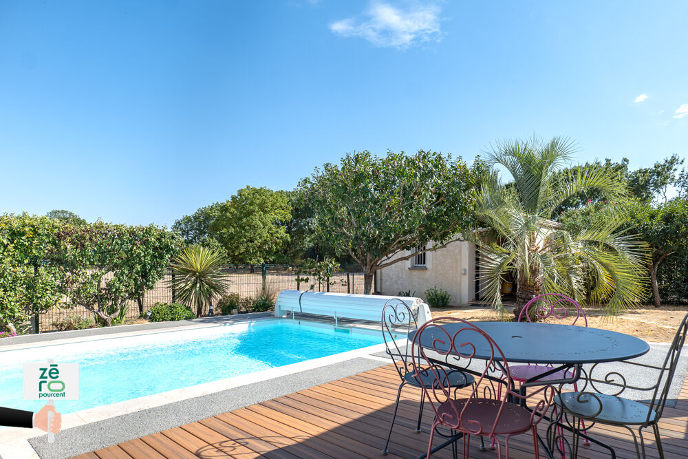Vente Maison Longeville-sur-Mer   Maison de plain-pied 3 chambres avec piscine, véranda, garage et panneaux solaires   Hype Longeville sur mer