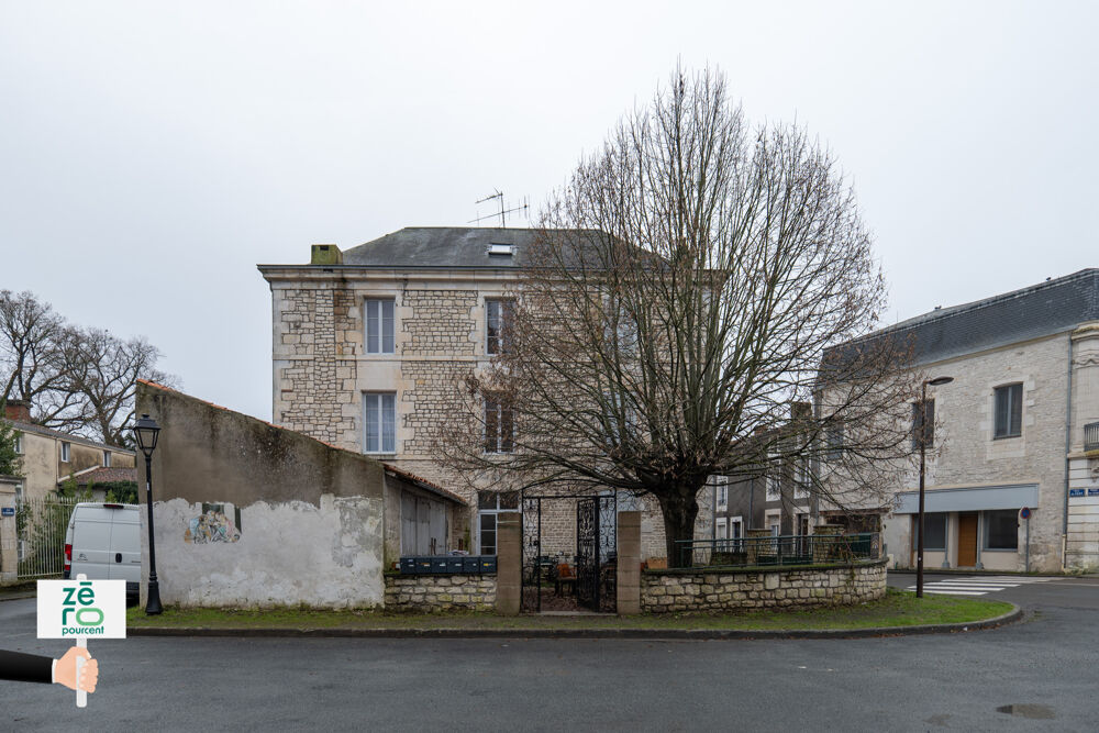 Studio dinvestissement loué Hyper centre Luçon Bail meublé Forte rentabilité
