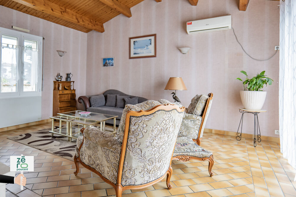 Maison dexception avec piscine, dépendances et fort potentiel professionnel Baisse de prix récente