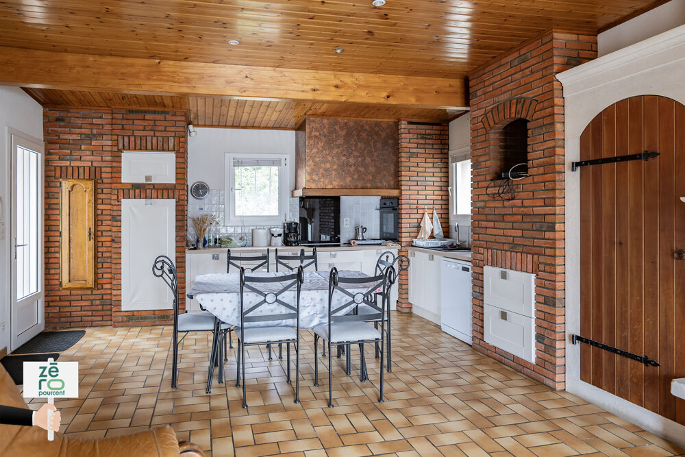 Maison dexception avec piscine, dépendances et fort potentiel professionnel Baisse de prix récente