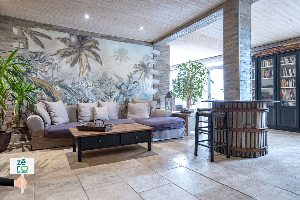 Vente Maison Maison atypique avec toit-terrasse de 200 m2 à Avrillé   5 pièces 174 m2   Proche plages Vendée Sud et Les Sab Avrille