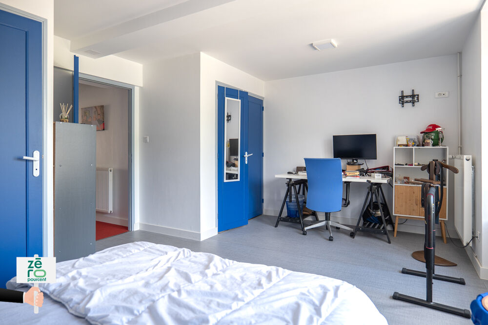 à vendre  Propriété/château Saint-Laurent-sur-Sèvre (85290)