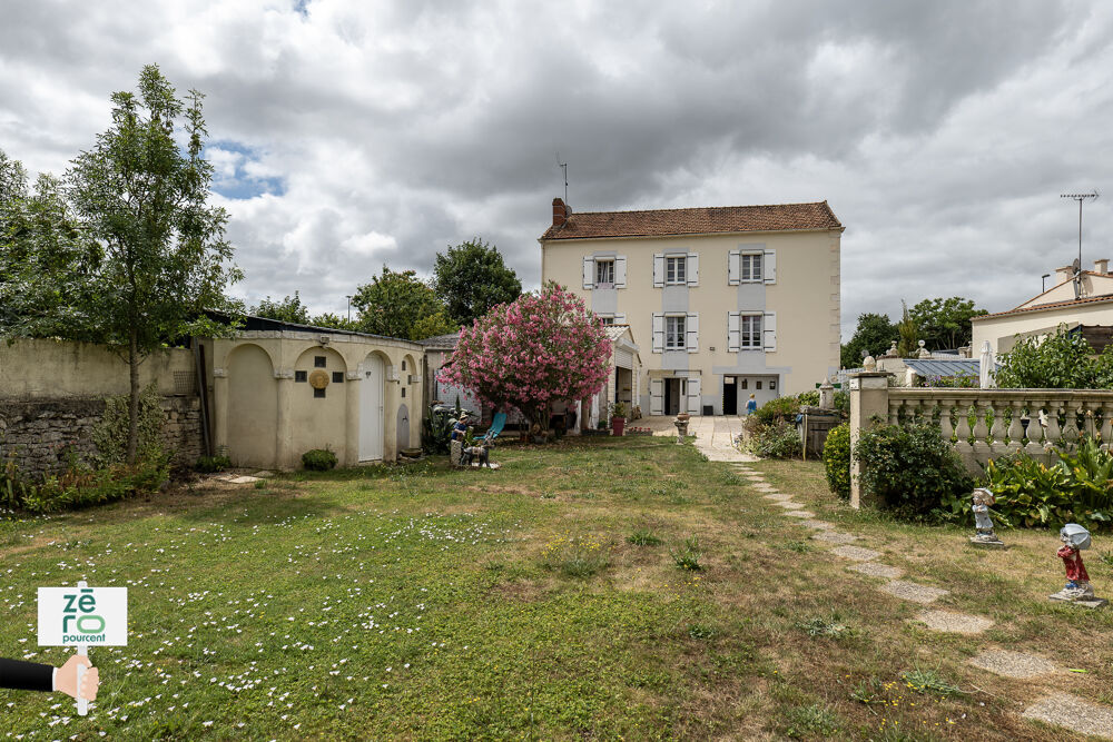 Maison familiale de 160?m2 6 pièces Sud Vendée Terrain arboré DPE B