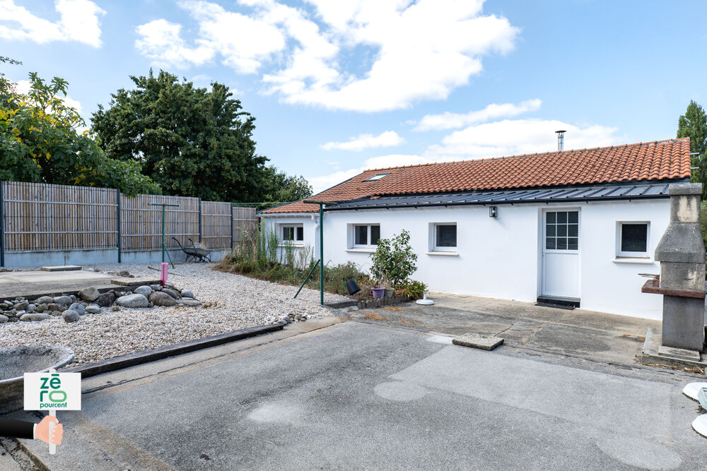 Maison familiale de plain-pied de 116 m2 avec garage sur 620 m2 de terrain Commequiers