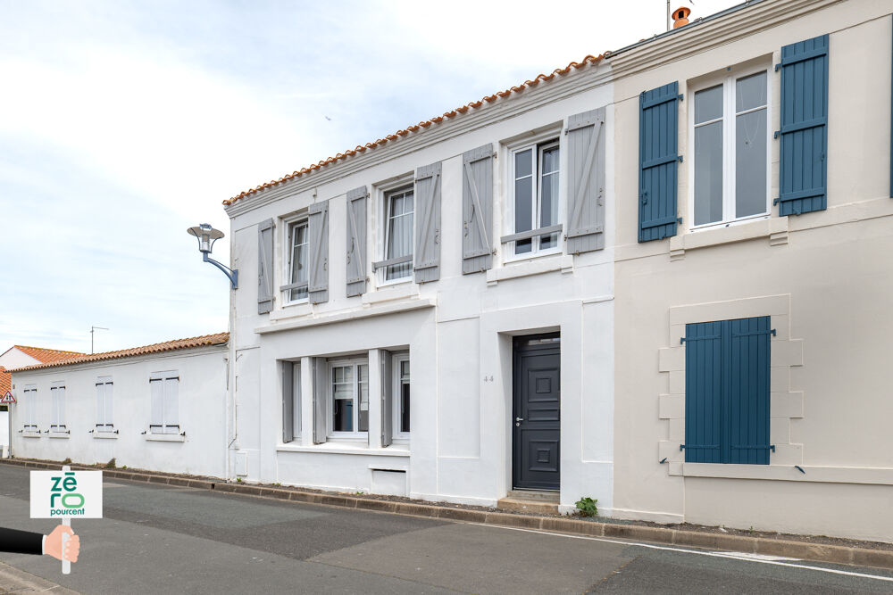 Charme et Emplacement Premium : Maison de Ville au Coeur de Croix-de-Vie