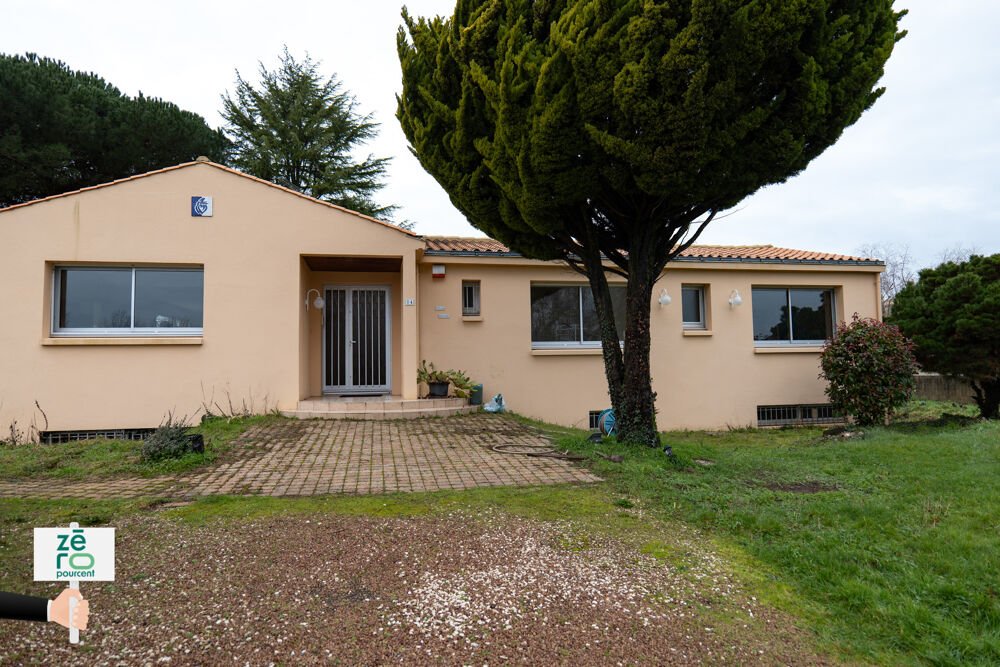 Maison avec piscine à vendre à Château-Guibert (Vendée) Calme absolu, 4 chambres, sous-sol complet, terrain