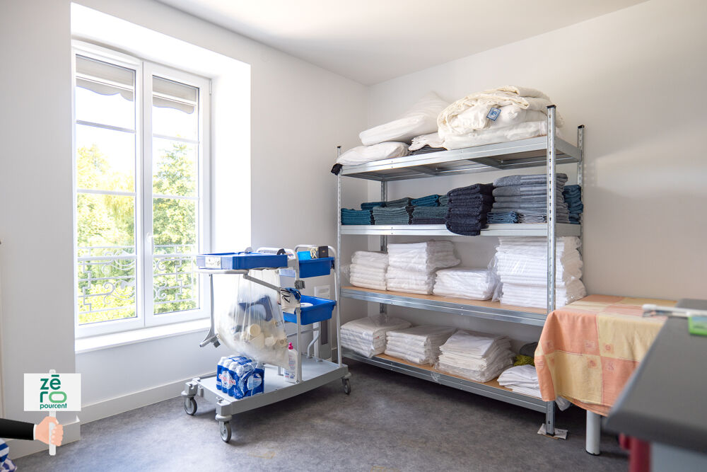 à vendre  Propriété/château Saint-Laurent-sur-Sèvre (85290)
